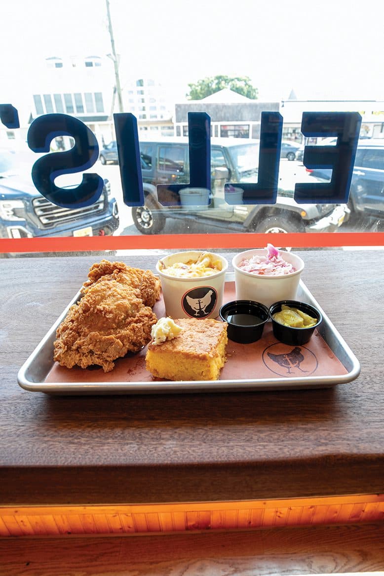 Inside Ellis' Chicken & Crab Cakes
